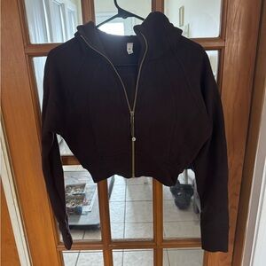 Lululemon Scuba Full Zip Hoodie Cropped.
